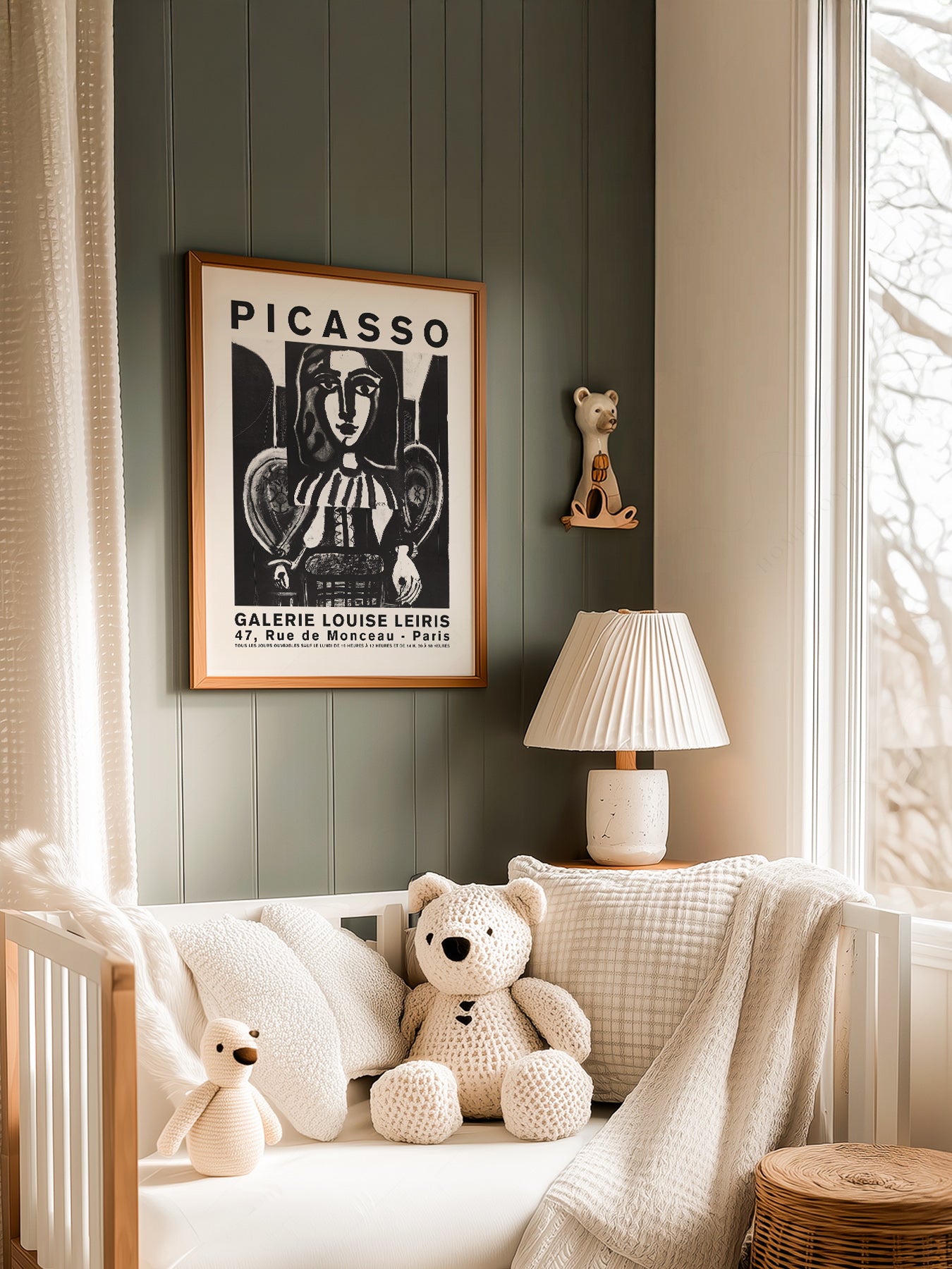 Pablo Picasso Galerie Louise Leiris in a light-filled Japandi-inspired living space